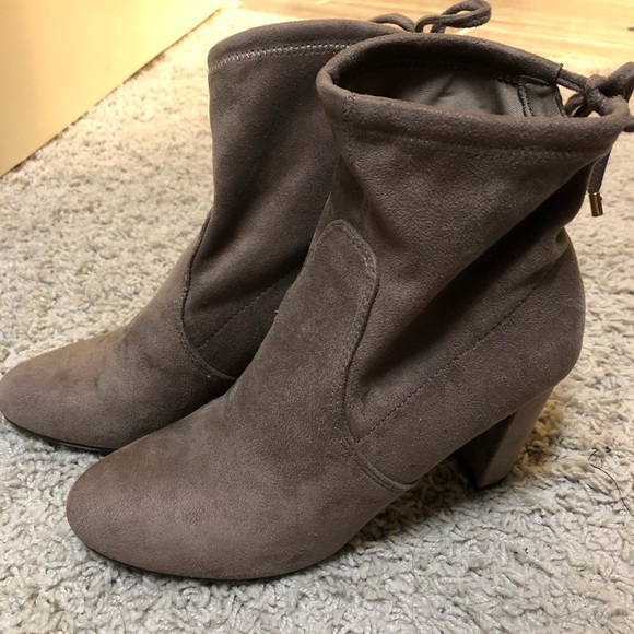 New Direction Booties Size 6 - Picture 3 of 6